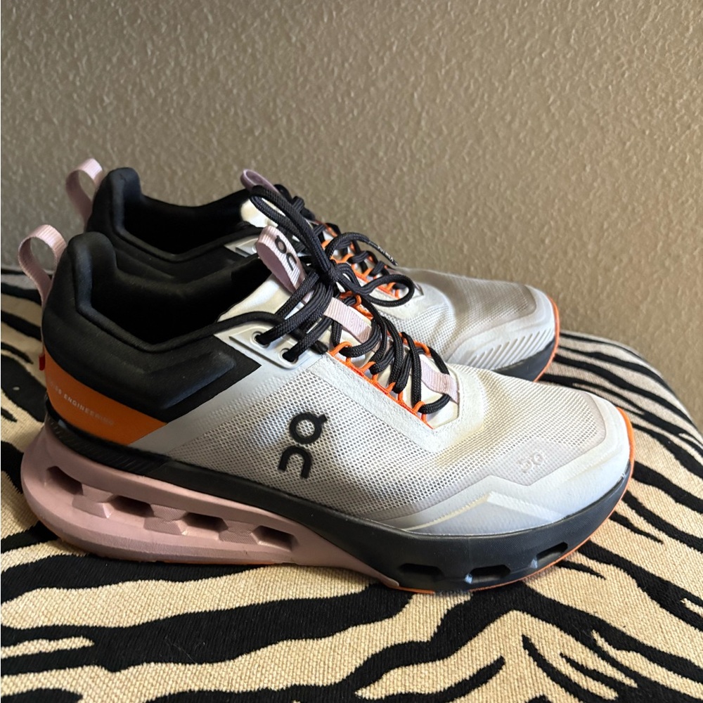 ON sneakers size 8